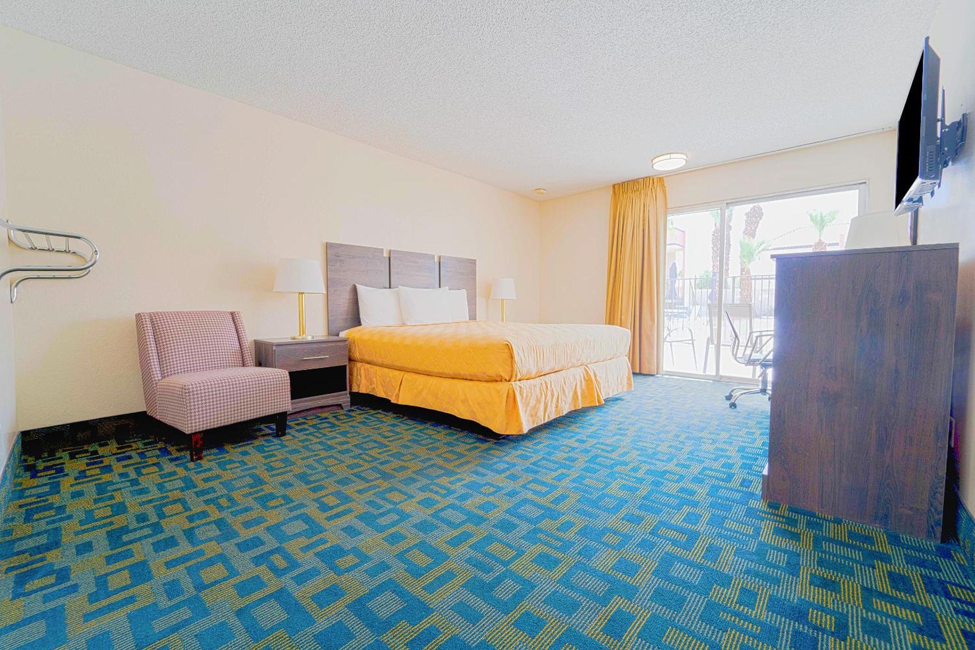Royal Plaza Inn Indio Εξωτερικό φωτογραφία