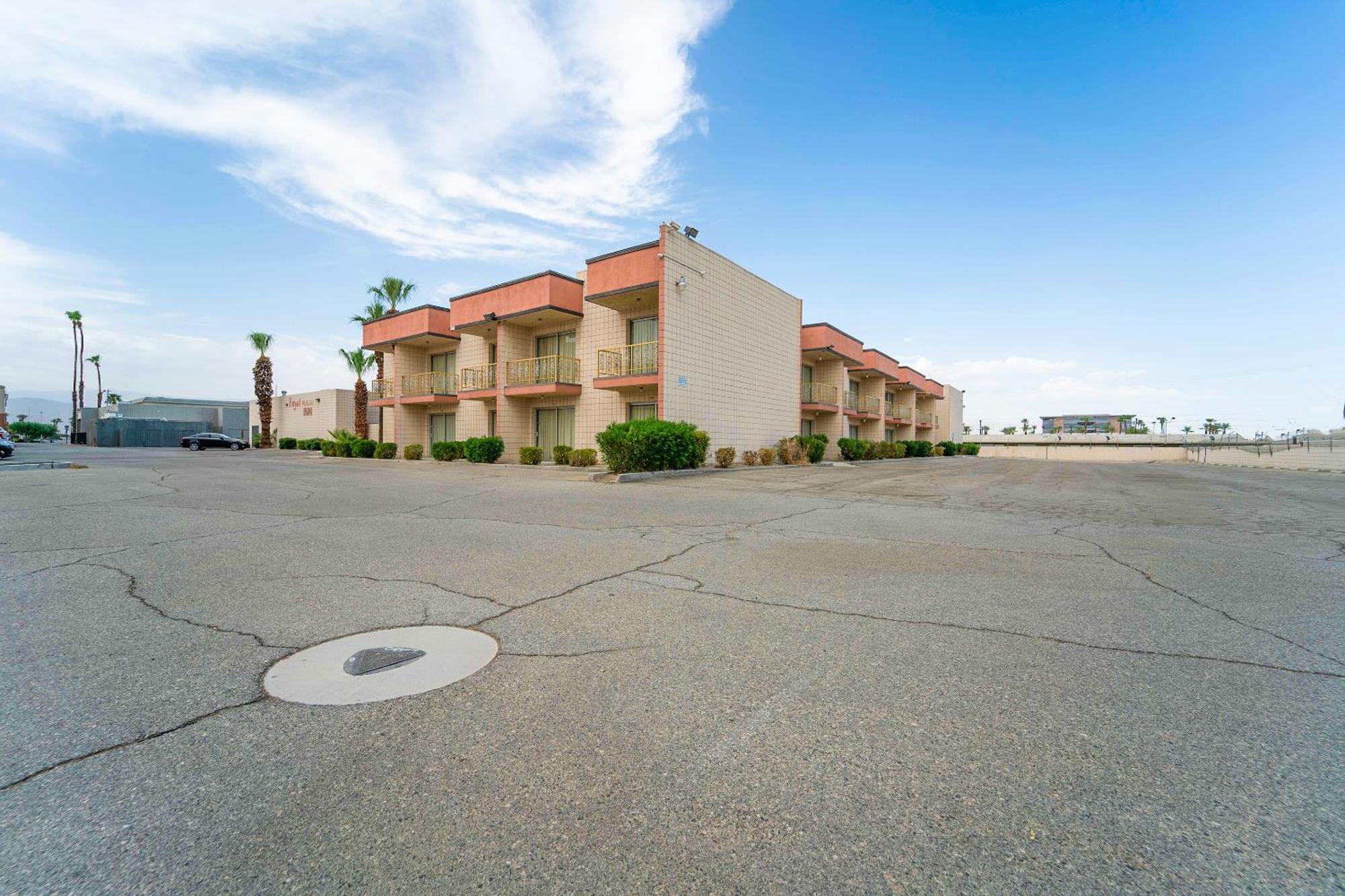 Royal Plaza Inn Indio Εξωτερικό φωτογραφία